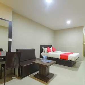 Hotel Oyo 28370 Begonia Residency, Kalpetta